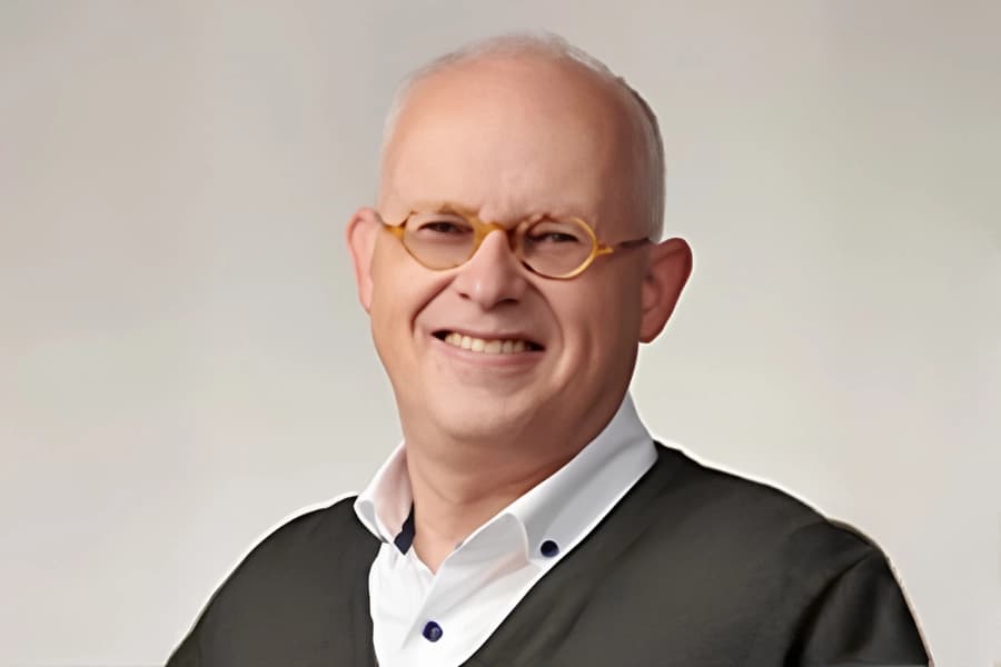 Dr Cornelis L. Harteveld